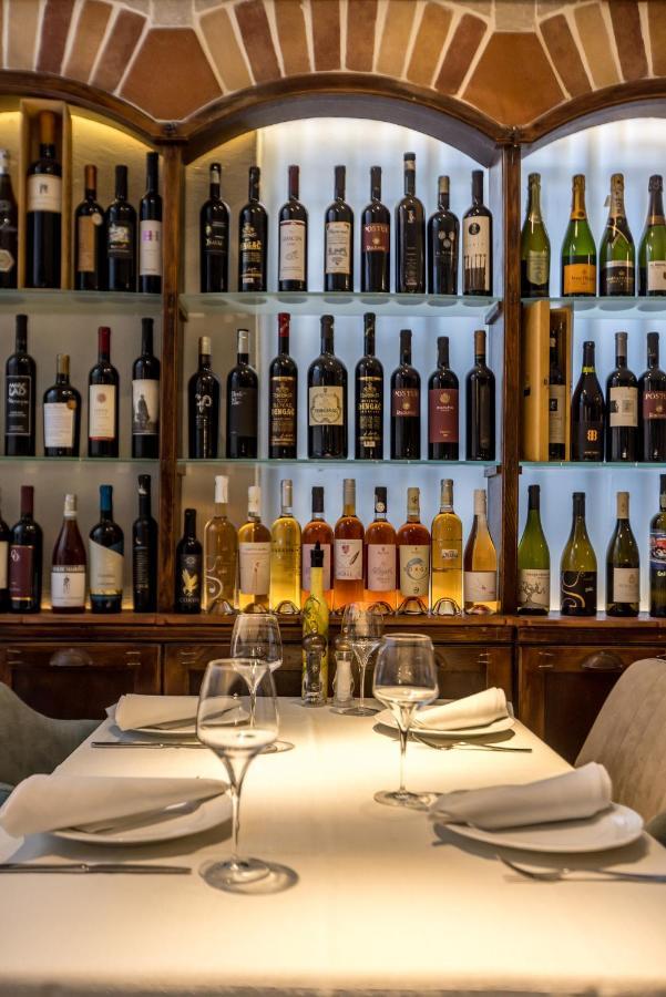 ספליט Leonis Restaurant & Rooms מראה חיצוני תמונה