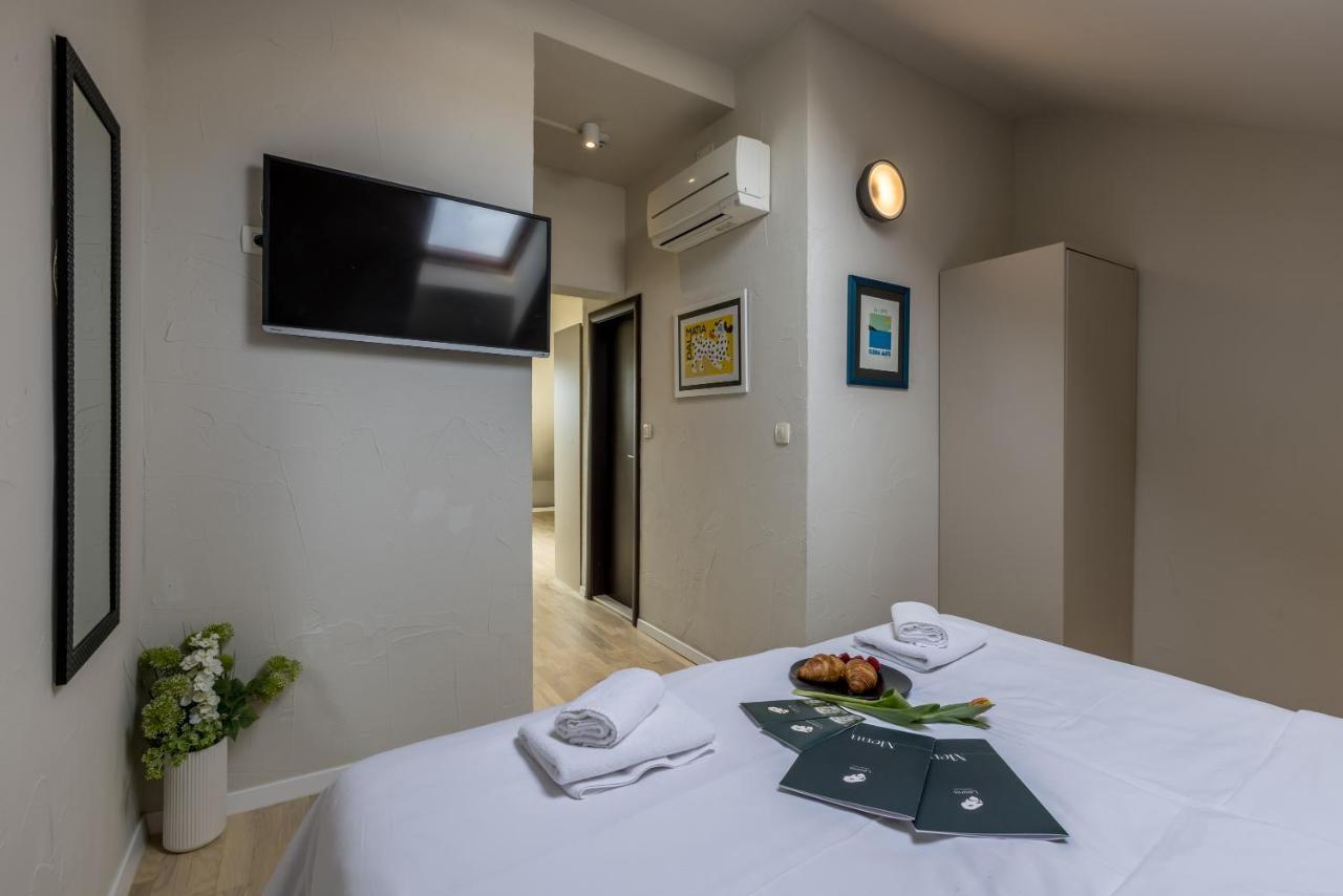 ספליט Leonis Restaurant & Rooms מראה חיצוני תמונה