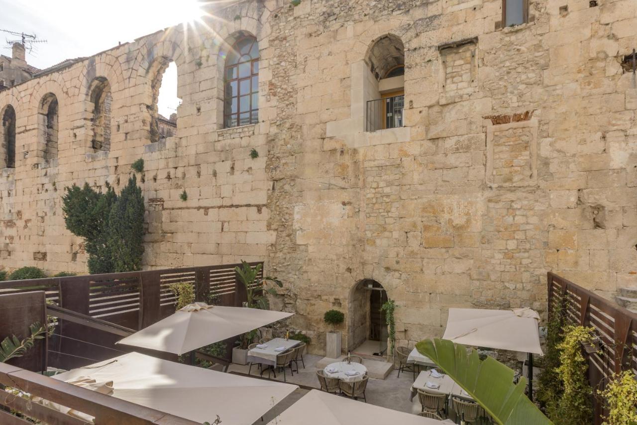 ספליט Leonis Restaurant & Rooms מראה חיצוני תמונה